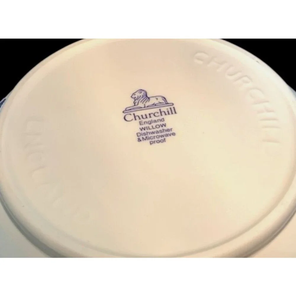 CHURCHILL Blue Willow Vegetable Large Serving Dish Bowl Handles w/ Lid 6.5